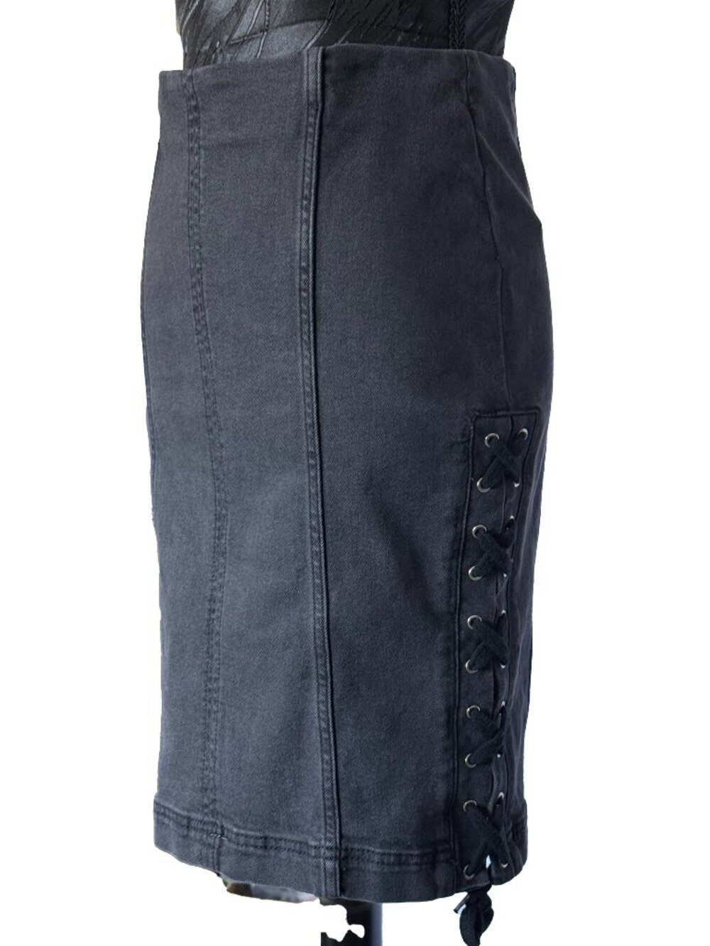 ✨ Free People Lace Up Side Denim Pencil Skirt Grey Size 2 Boho ✨ NEVER WORN